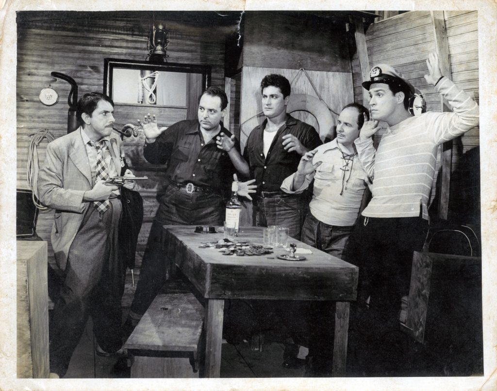 Arnaldo Montel atua com Mazzaropi no filme Chico Fumaça.