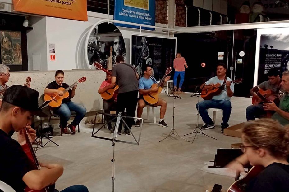 Curso de Viola Caipira Mazzaropi no Museu Mazzaropi